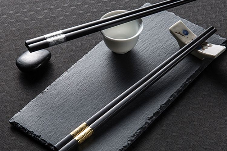outils important d'une table japonaise 